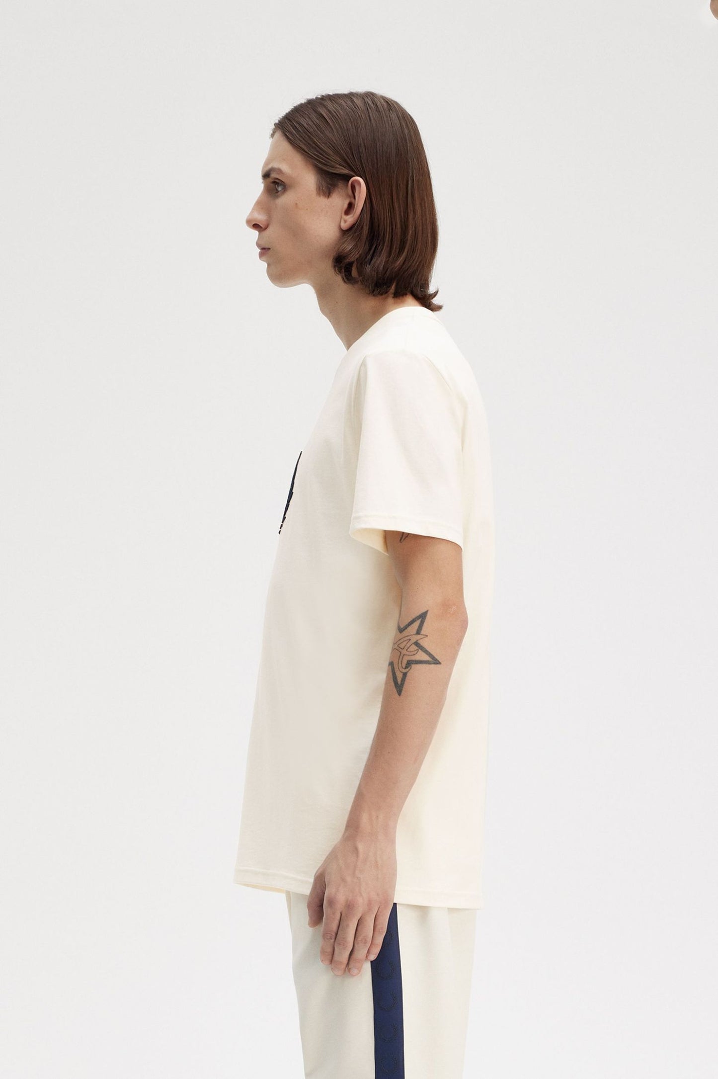 Fred Perry Textured Laurel Wreath T-Shirt - Ecru