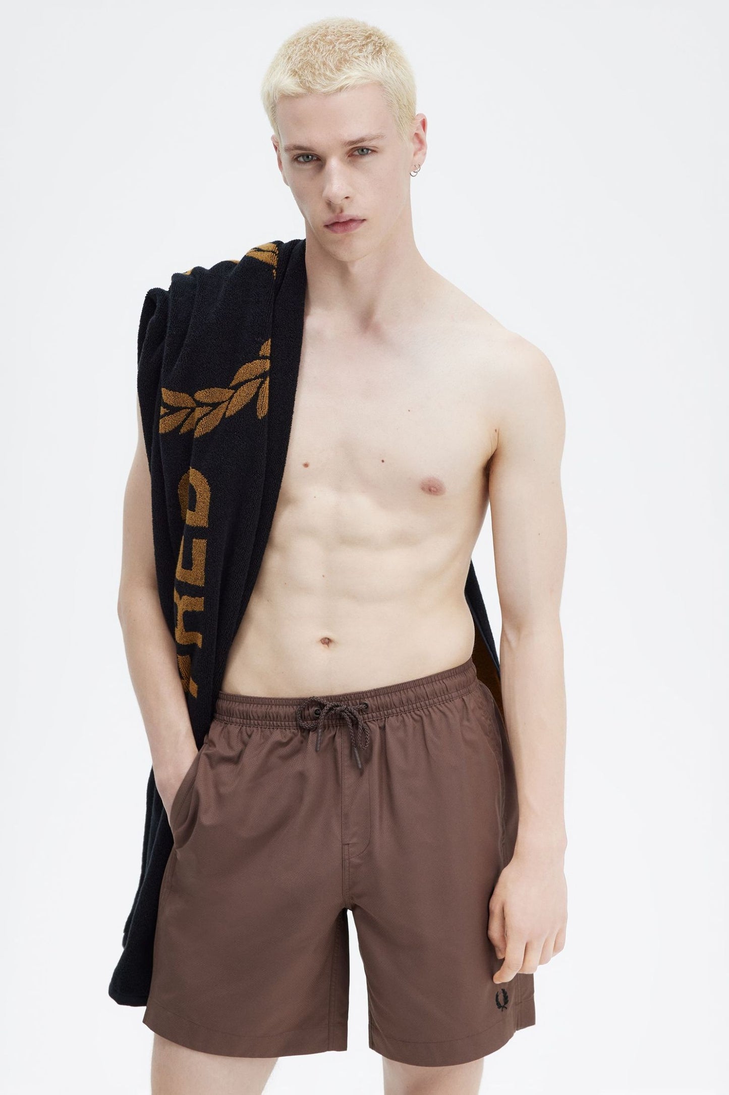 Fred Perry Branded Beach Towel - Black/Dark Caramel